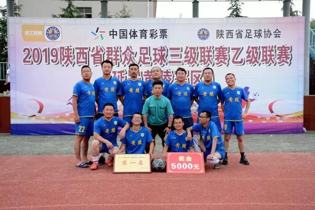 金球奖官方社媒被冲：小熊值得金球奖，抢劫！