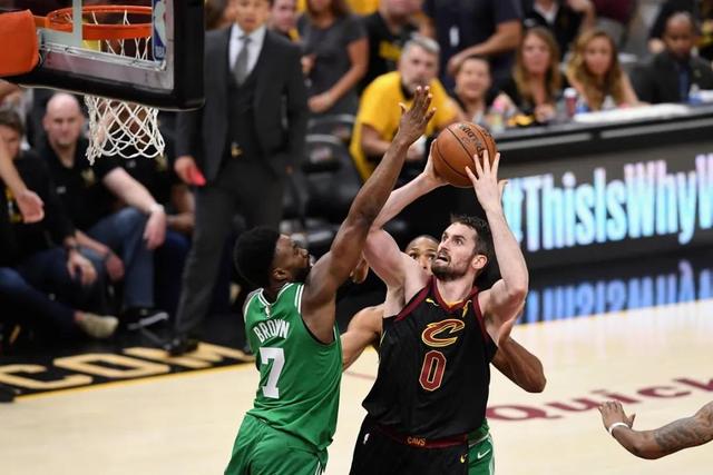 CBA全明星星锐赛：石奎20分清华险胜一年级队